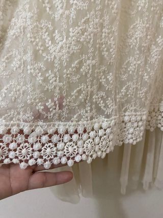 Vestido beige encaje