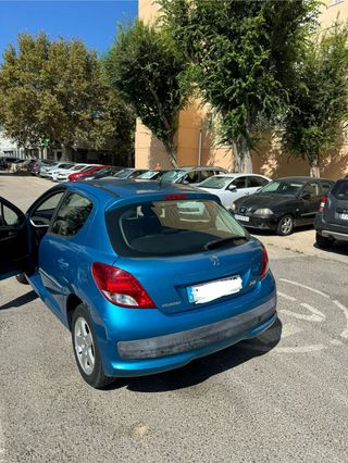 Peugeot 207 2011