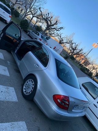 Mercedes-Benz E220 Elegance  2003
