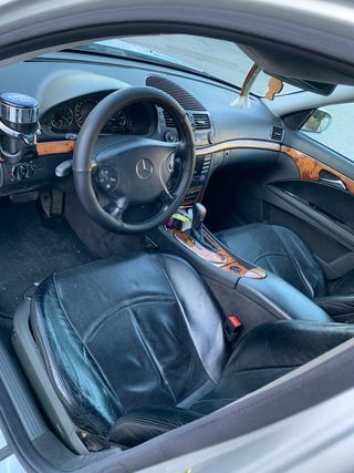 Mercedes-Benz E220 Elegance  2003
