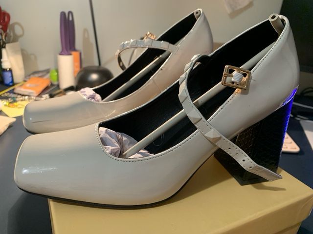 Zapatos de tacón de charol blancos 37 Menbur