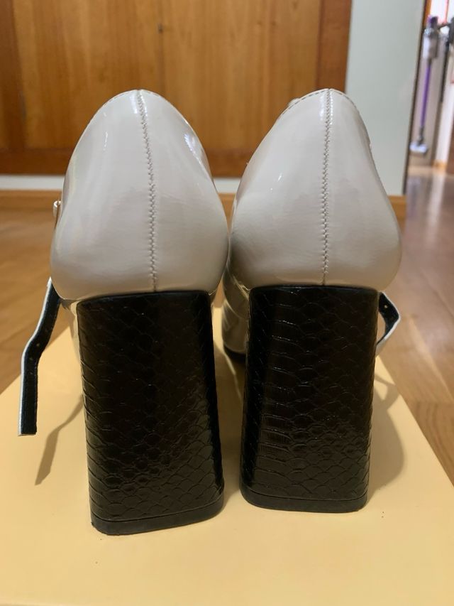 Zapatos de tacón de charol blancos 37 Menbur
