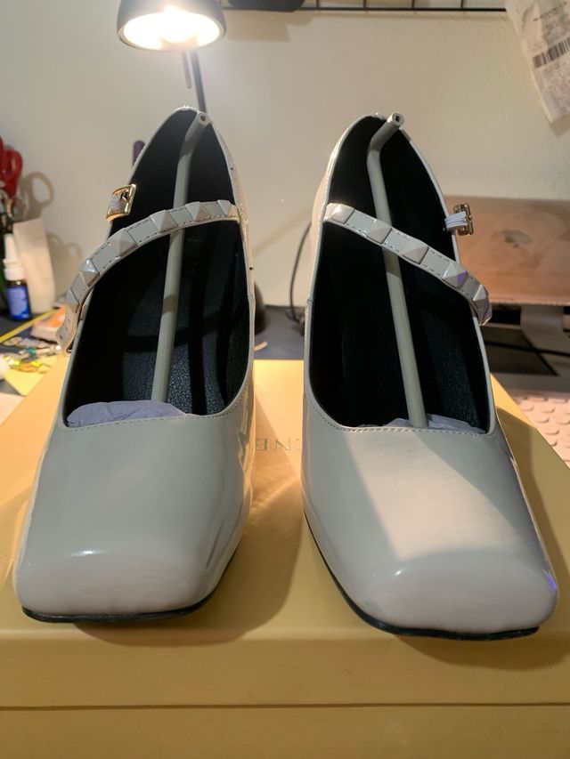 Zapatos de tacón de charol blancos 37 Menbur