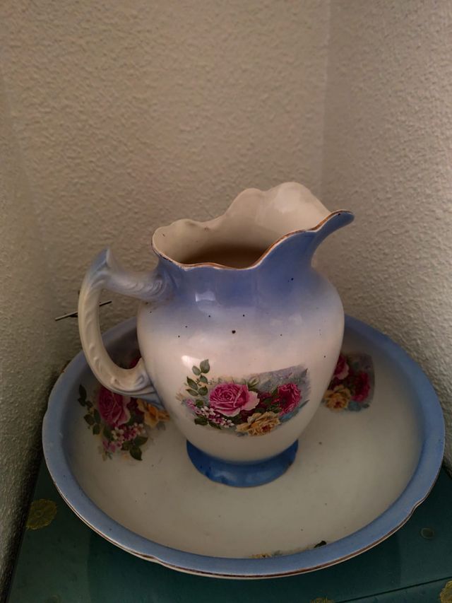 Jarra con palangana. Porcelana