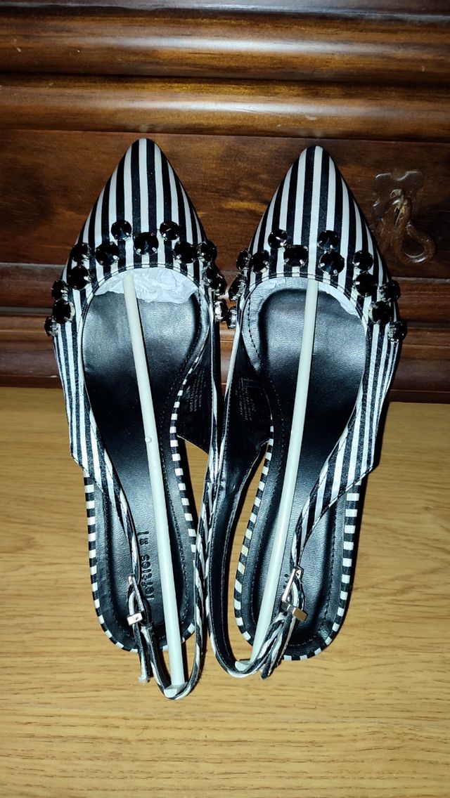 Sandalia tacón punta