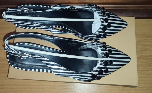 Sandalia tacón punta