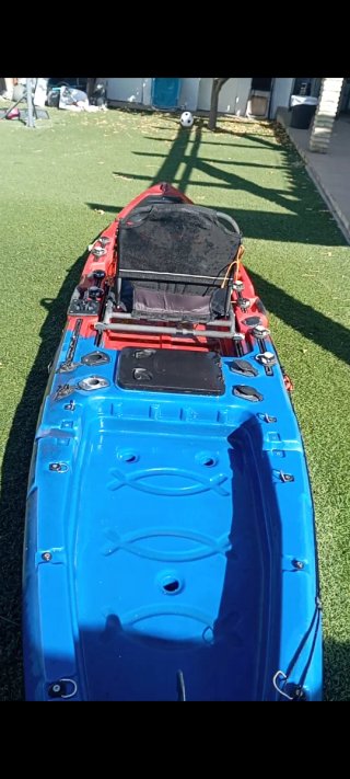 Kayak de pesca a pedales
