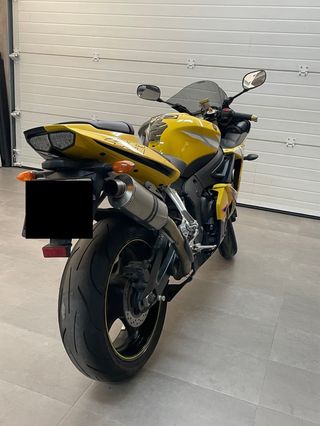 YAMAHA R6