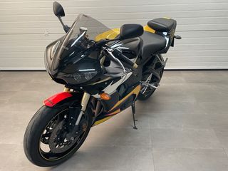 YAMAHA R6