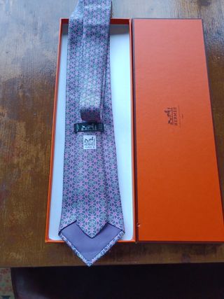 Cravatta Hermes senza scatola
