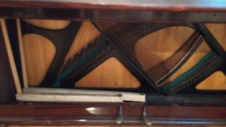 Piano pared económico