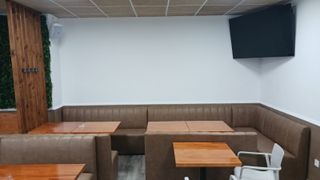 DIVANI * CAPITONE * POLTRONE * PANCHE * MOBILI