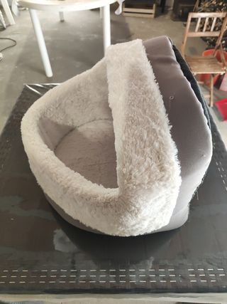 Cuccia cani gatti. 40x40x30