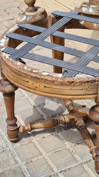 Silla antigua redonda restaurada