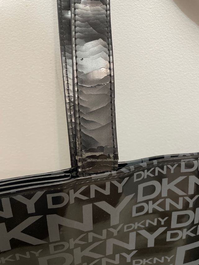 Bolso DKNY.