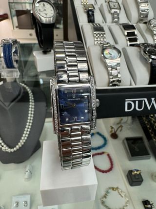 Universal Geneve con diamantes