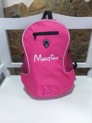 Mochila con tú nombre y logo