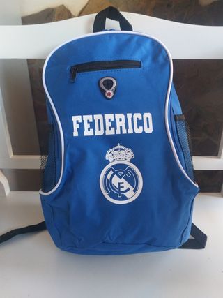 Mochila con tú nombre y logo