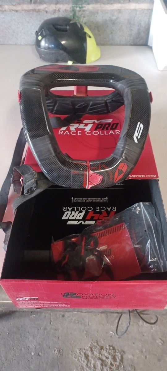 Collarin evs R4 pro