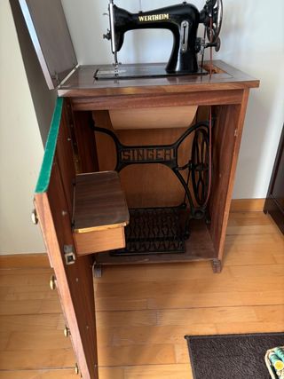 Maquina Wertheim y mueble 76x56x41cm