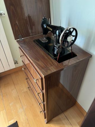 Maquina Wertheim y mueble 76x56x41cm