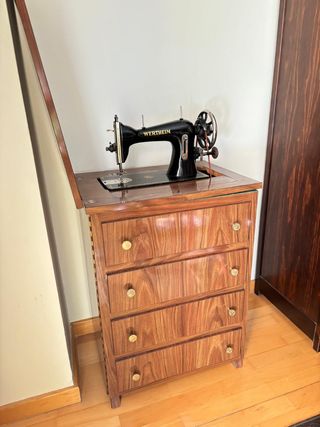 Maquina Wertheim y mueble 76x56x41cm