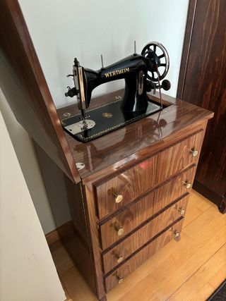 Maquina Wertheim y mueble 76x56x41cm