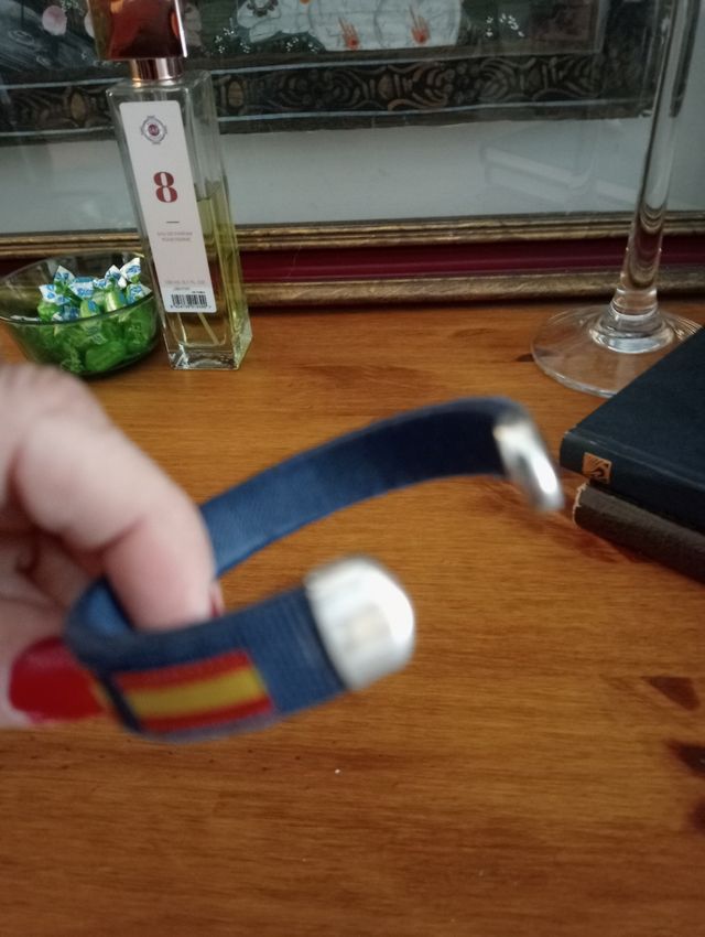 Pulsera rígida bordes plata