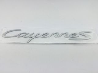 EMBLEMA PORSCHE CAYENNE PLATA O NEGRO