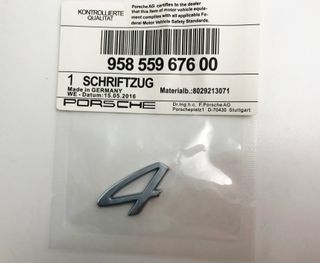 EMBLEMA LETRA 4 PORSCHE NEGRA O PLATA