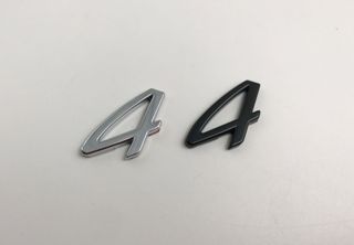 EMBLEMA LETRA 4 PORSCHE NEGRA O PLATA