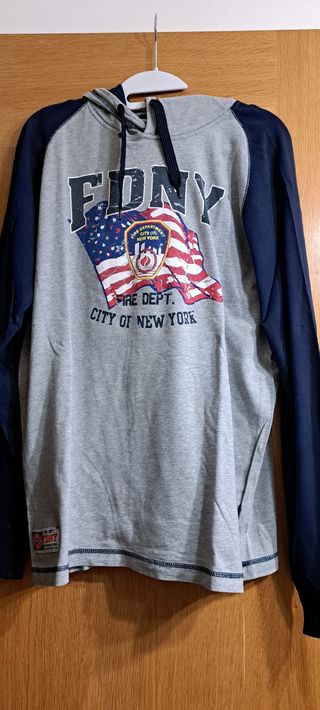 Felpa leggera con cappuccio