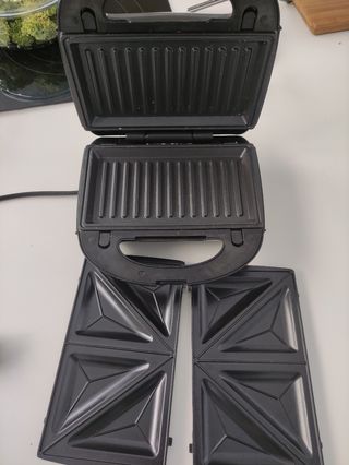 Sandwichera Plancha 2 en 1