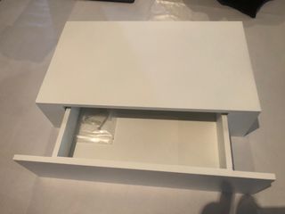 Estanteria con cajón suspendido