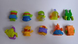 Muñecos Superthings