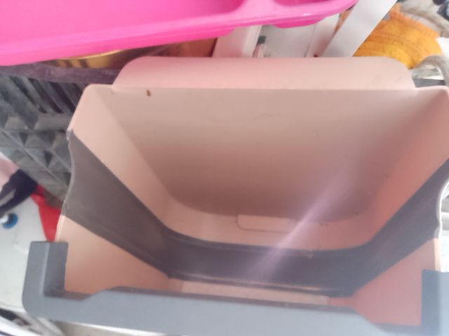 Cubo de basura pegable