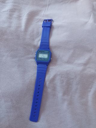 Reloj morado