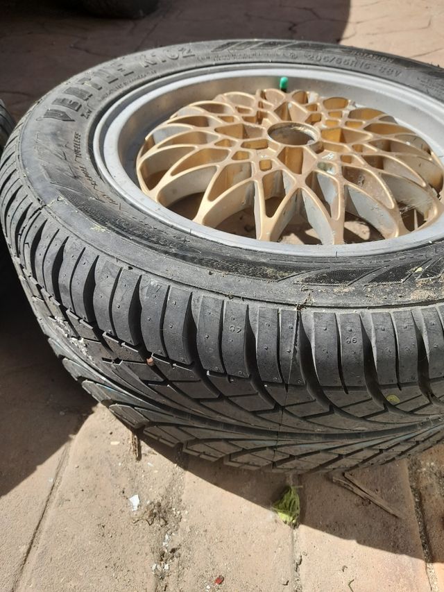 Porsche 924 llantas 15 et19 EXIP 156177