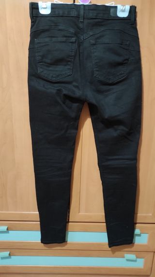 Pantalón vaquero negro Pull&Bear