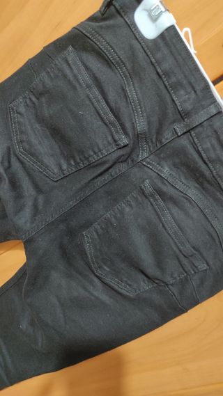 Pantalón vaquero negro Pull&Bear