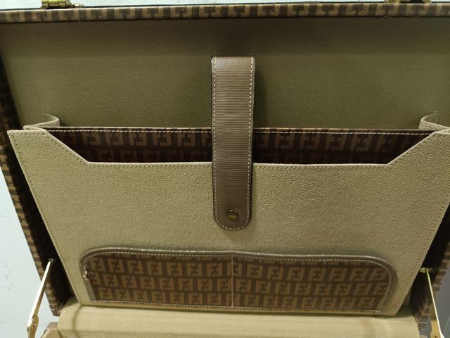 Maletín ff fendi  (no original) Italia