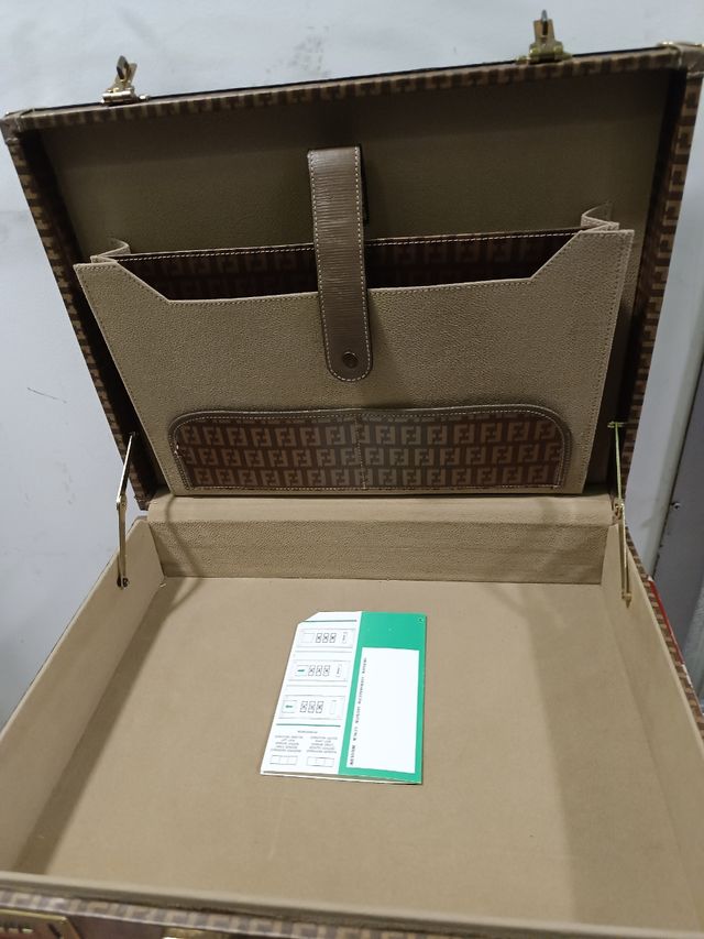 Maletín ff fendi  (no original) Italia