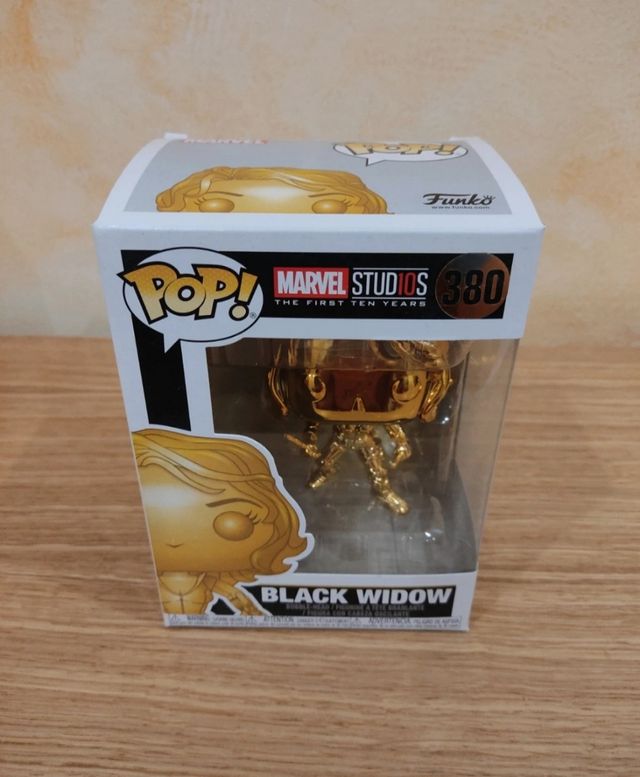 Funko Pop! Marvel Gold Black Widow