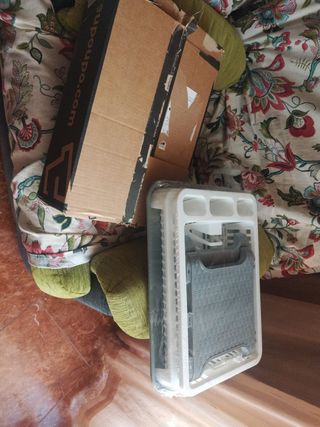 Escurridor de platos y vasos.