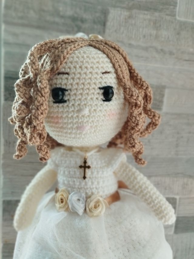 Muñeca de comunión a crochet