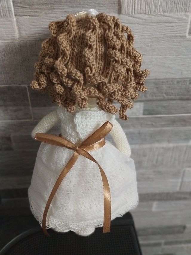 Muñeca de comunión a crochet