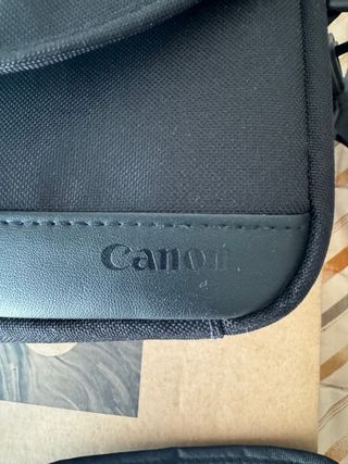 CANON EOS 2000DCUSTODIASCHEDA SDTREPPIEDI