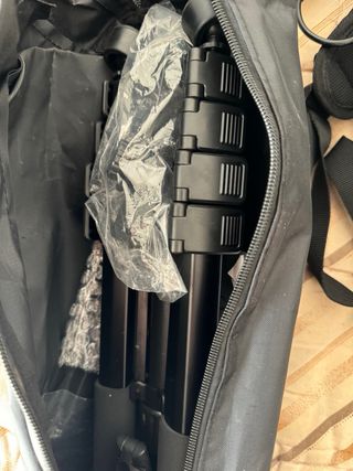 CANON EOS 2000DCUSTODIASCHEDA SDTREPPIEDI