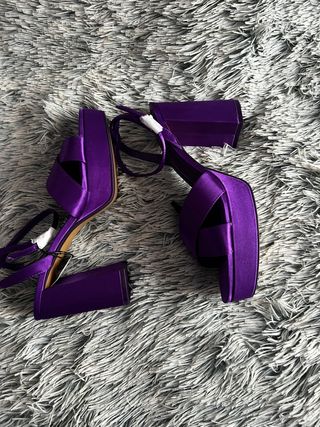 Sandalias nuevas a estrenar - Zara