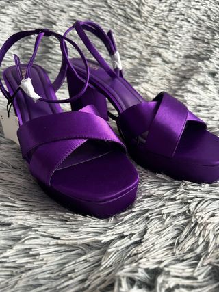 Sandalias nuevas a estrenar - Zara